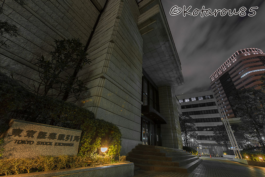 深夜の東京証券取引所 20161007