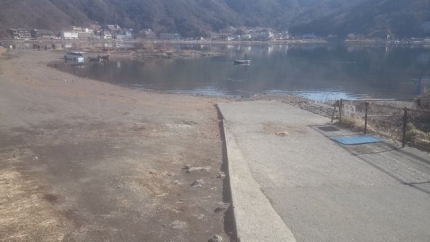 20160227-1-河口湖プラ3減水1.JPG